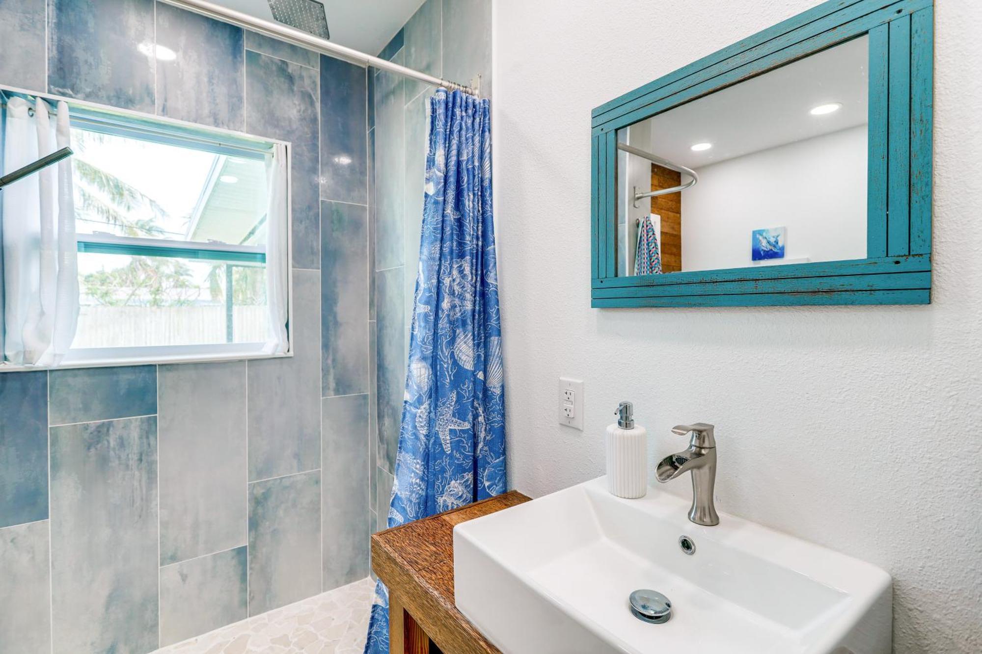 Pet-Friendly Cocoa Beach Home Walk To Beach! 외부 사진