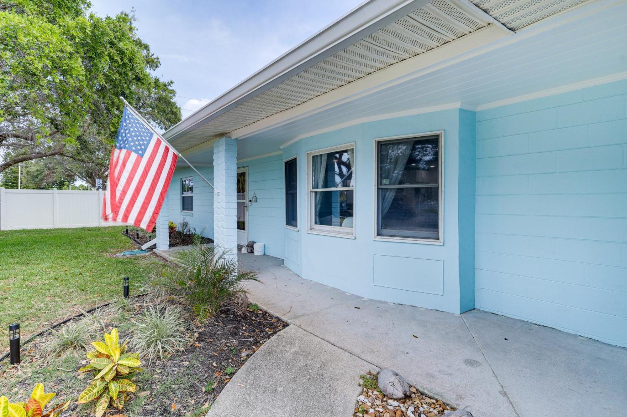 Pet-Friendly Cocoa Beach Home Walk To Beach! 외부 사진