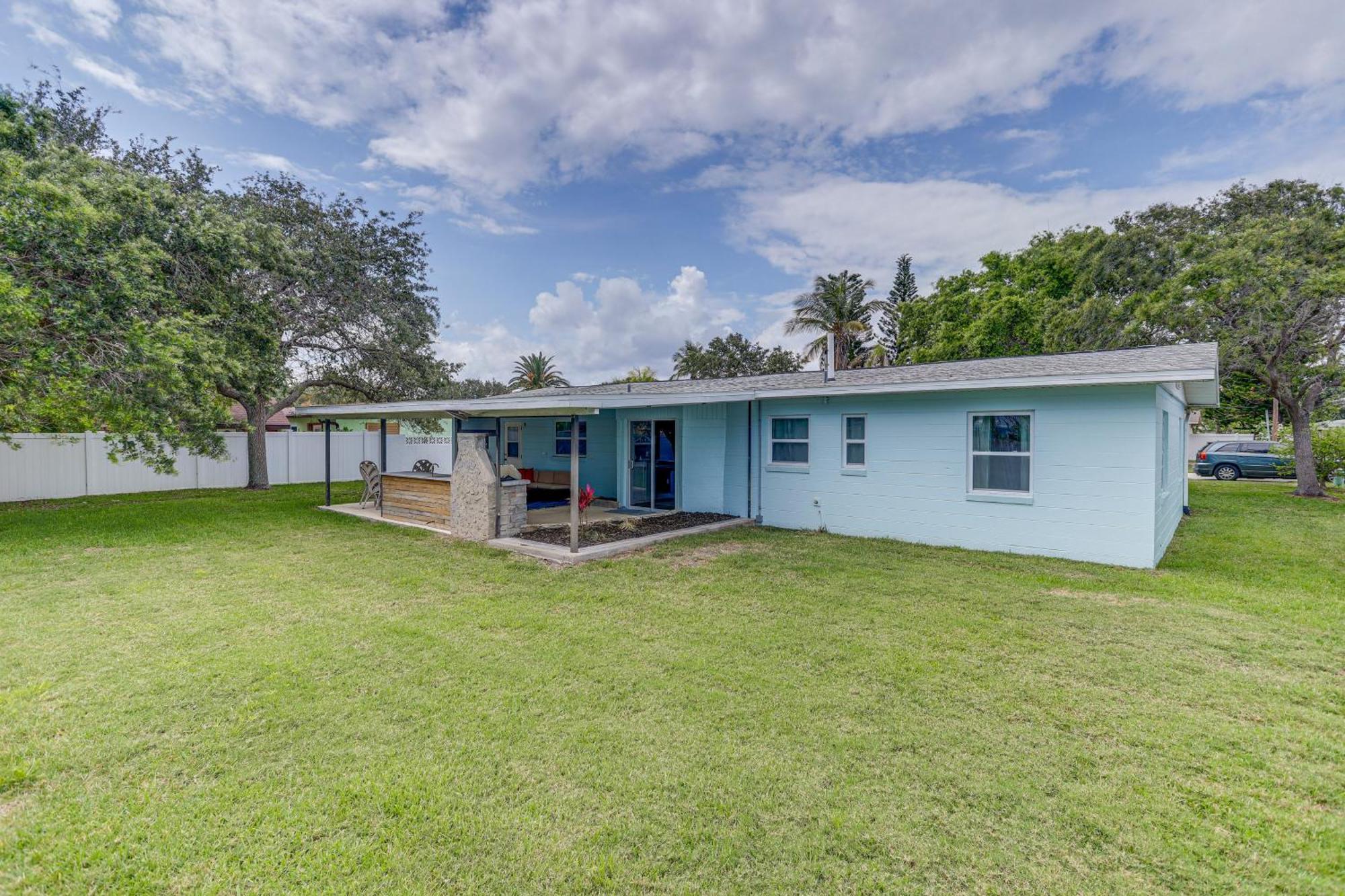 Pet-Friendly Cocoa Beach Home Walk To Beach! 외부 사진