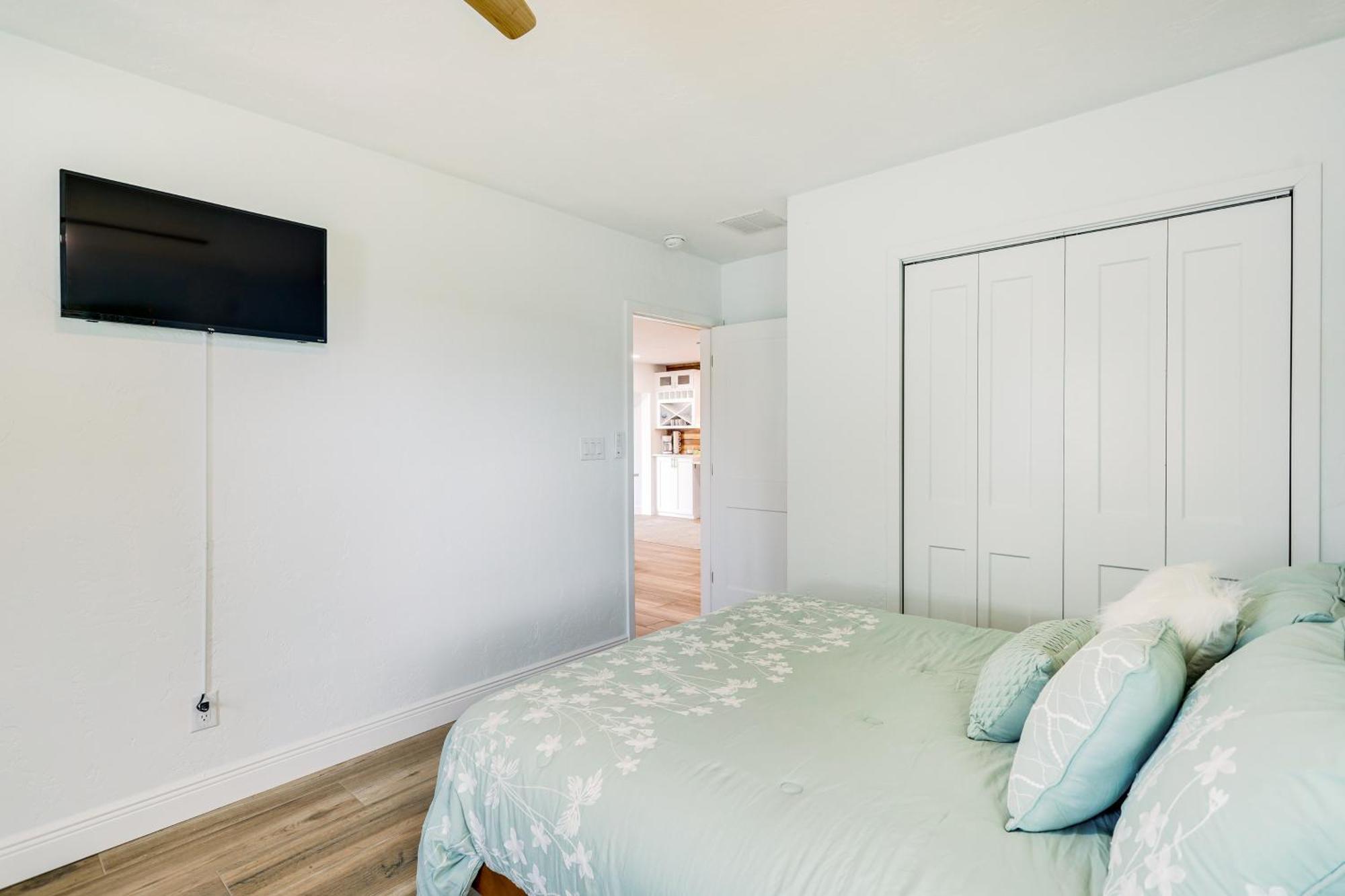 Pet-Friendly Cocoa Beach Home Walk To Beach! 외부 사진