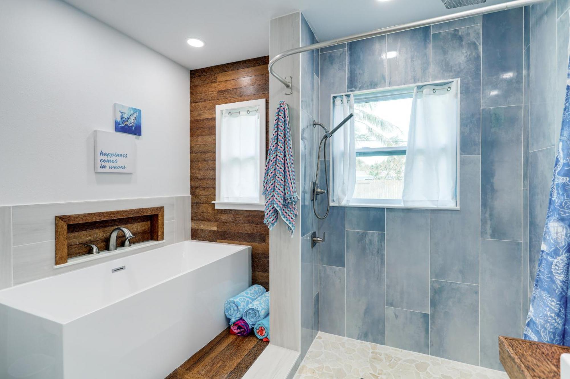 Pet-Friendly Cocoa Beach Home Walk To Beach! 외부 사진