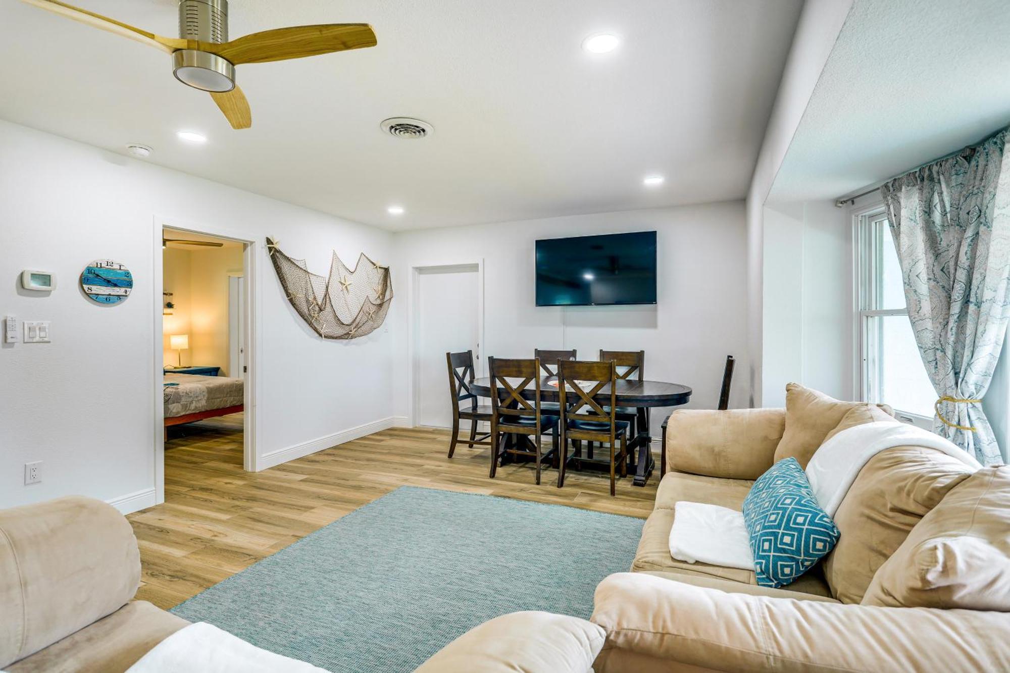 Pet-Friendly Cocoa Beach Home Walk To Beach! 외부 사진