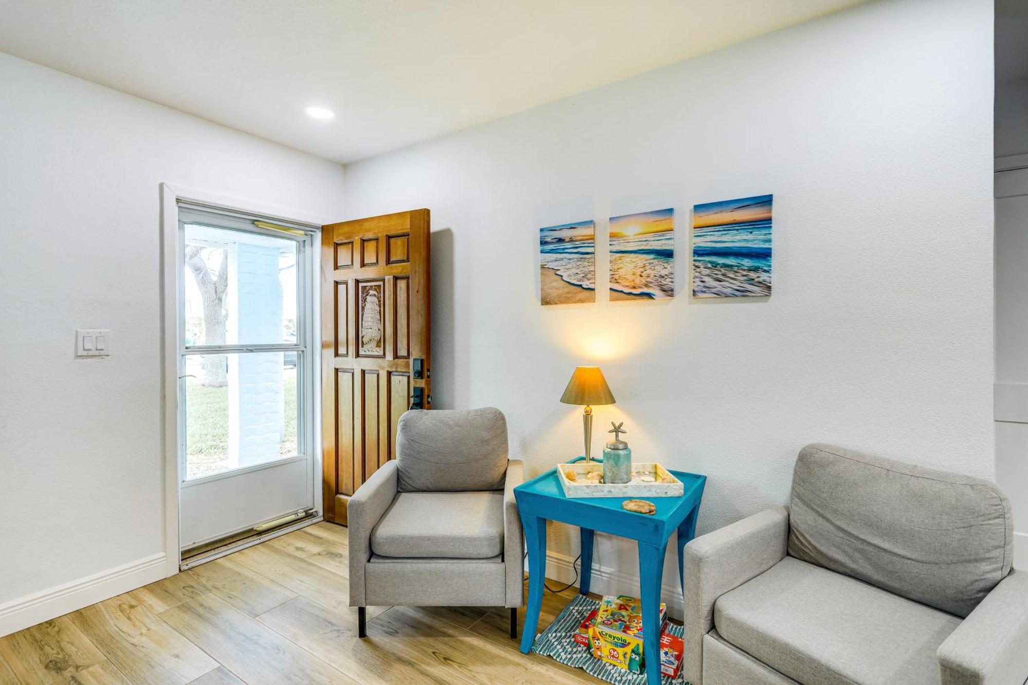 Pet-Friendly Cocoa Beach Home Walk To Beach! 외부 사진